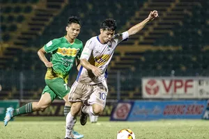 HA Gia Lai lên tốp 4 nhờ ‘chiến’ nhiều hơn ‘diễn’