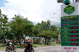 Giá hàng hóa ‘nhảy múa’ vì giá xăng liên tục tăng