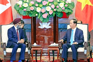 Chủ tịch nước tiếp bộ trưởng Quốc phòng Canada