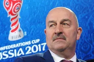 HLV Stanislav Cherchesov: ‘Hãy kiên nhẫn chờ đội tuyển Nga’