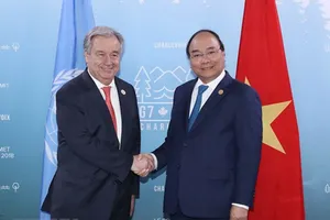 Thủ tướng tiếp xúc song phương với lãnh đạo các nước G7