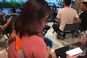 Chưa xài thẻ tín dụng đã liên tục bị làm phiền