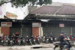 Đấu giá xong, không giao nhà được vì án hủy tới lui