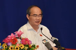 ‘Chúng tôi không gạt bà con; làm chưa xong tôi còn đến!’