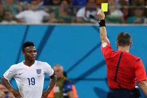 Anh và Bỉ có thể phân định thứ hạng bằng… thẻ phạt