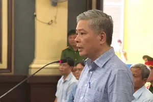 Cựu phó thống đốc ngân hàng phủ nhận cáo trạng