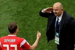  ‘Ngáo ộp’ trước Uruguay, báo Nga ‘quay’ HLV nhà