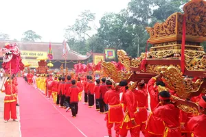 Tỉnh nghèo còn định chơi sang!