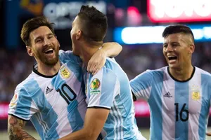 Cựu tuyển thủ Pháp lo và ngại Messi