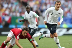 Kẻ cắp gặp bà già!