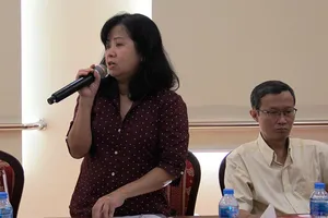 Ai được chứng giấy bán xe cá nhân?