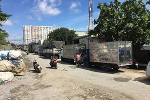 Mệt mỏi chờ cấp phù hiệu xe tải