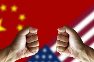 Cuộc chiến thương mại Mỹ-Trung chính thức bắt đầu