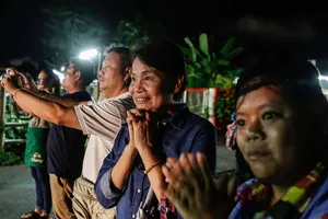 Nghẹt thở giải cứu đội bóng nhí Thái Lan