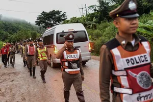 8 thành viên đội bóng Thái Lan được cứu