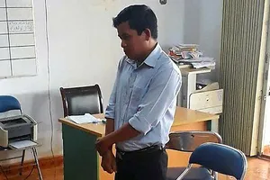 1 cán bộ nhà, đất lãnh 5 năm tù