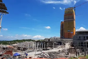 ‘Cạo trọc’ đồi làm sân golf, dự án