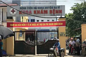 Vụ trao nhầm con: Trách nhiệm ra sao?