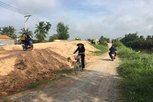 Bình Chánh: Trớ trêu đường chờ cầu, cầu chờ đường