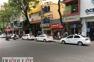 Trùng trùng điệp điệp taxi đội lốt
