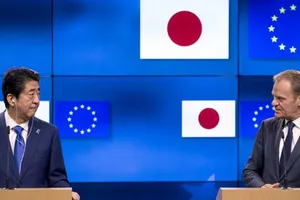 Nhật và EU ‘ngược đường’ ông Trump