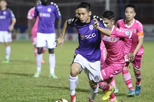 Ai chơi lại nhà bầu Hiển?