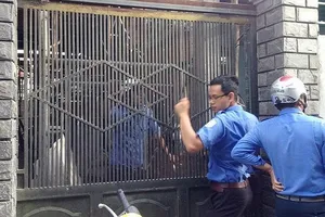 Cán bộ đô thị bị tát tai khi làm nhiệm vụ