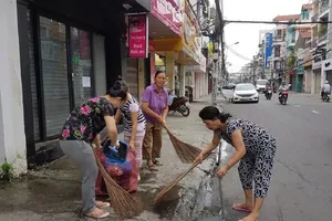 Người dân cùng làm sạch nhà, đẹp phố