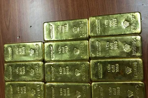 Xử lý sao với 11 thỏi vàng không có hóa đơn?