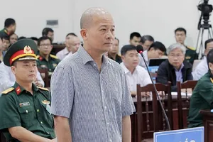  Út ‘trọc’ nói mua bằng giả vì dân trí thấp