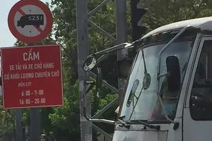 Ngày đầu đổi giờ xe tải: Đường thông thoáng hơn