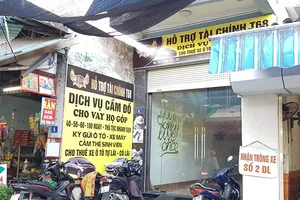 Xâm nhập thế giới tín dụng đen đất cảng: Cần tiền, a lô là có!