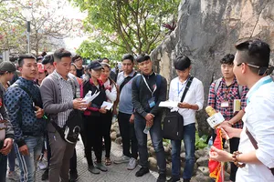 Mạnh tay dẹp hướng dẫn viên chui Trung Quốc