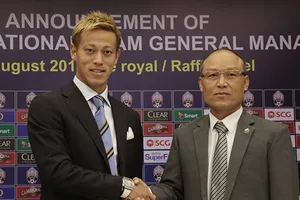 Honda họp ‘lives tream’ với tuyển Campuchia