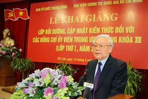 Tổng Bí thư khai giảng lớp bồi dưỡng dành cho các ủy viên TW