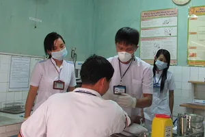 Lây nhiễm HIV dễ hay khó?