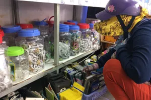 Tai hại từ thiết bị sạc điện thoại kém chất lượng