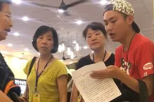 Du lịch Việt đang ‘tự bắn vào chân mình’