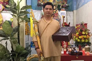 Ông bán phở xưng con của... Ngọc hoàng