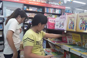 ‘Cháy hàng’ sách giáo khoa lớp 1, vì đâu?
