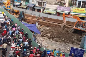 Dân đang khóc ròng vì lô cốt