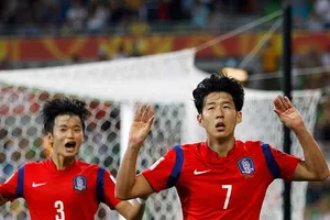 Hàn Quốc thắng nghẹt thở, Son Heung-min thở phào