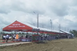 Muốn mua đất quận 7, cò dẫn sang… Long An