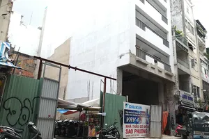 UBND quận 1 họp kiểm điểm vụ cấp phép lố tầng