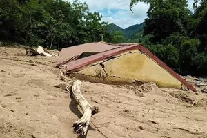 Nhiều nơi ở Thanh Hóa tan hoang sau cơn lũ dữ