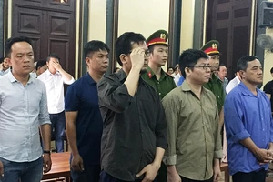 Cựu cán bộ công an kêu oan vụ buôn lậu siêu xe