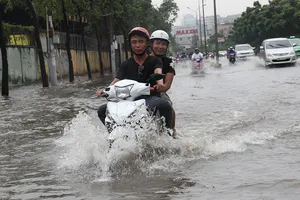 Sửa đường Nguyễn Hữu Cảnh, xóa ‘rốn ngập’ của TP.HCM