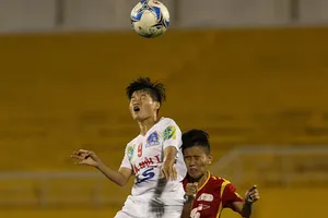 Ngôi hậu của cô trò Kim Chi bị đe dọa