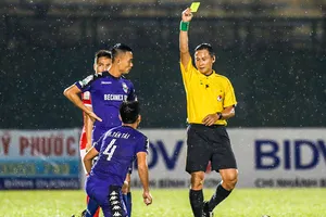 Trang bị tận răng cho trọng tài để làm đẹp!