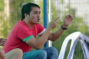 Tố trọng tài ‘giết’ bóng đá, HLV Đức Thắng bị 'treo' ba trận